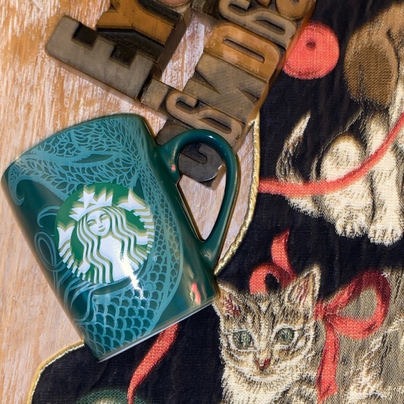 🆕☕️🧜‍♀️STARBUCKS 10oz. 2020 Coffee Mug in Hunter Green. - Picture 8 of 8